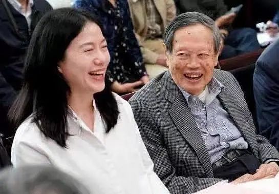 当年，82岁杨振宁首次见到翁帆父母，只说了一句话，竟让61岁岳父无言以对（组图） - 7