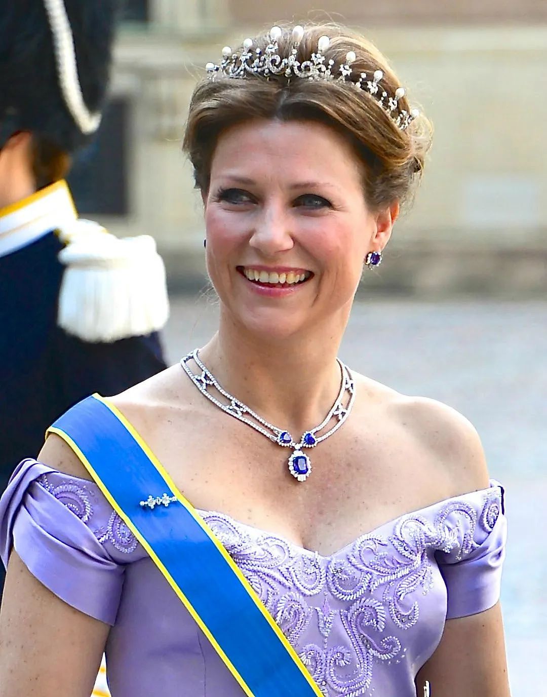 51岁挪威长公主定下和黑人萨满男友婚期，男方肾病严重，公主坚持要嫁（组图） - 4