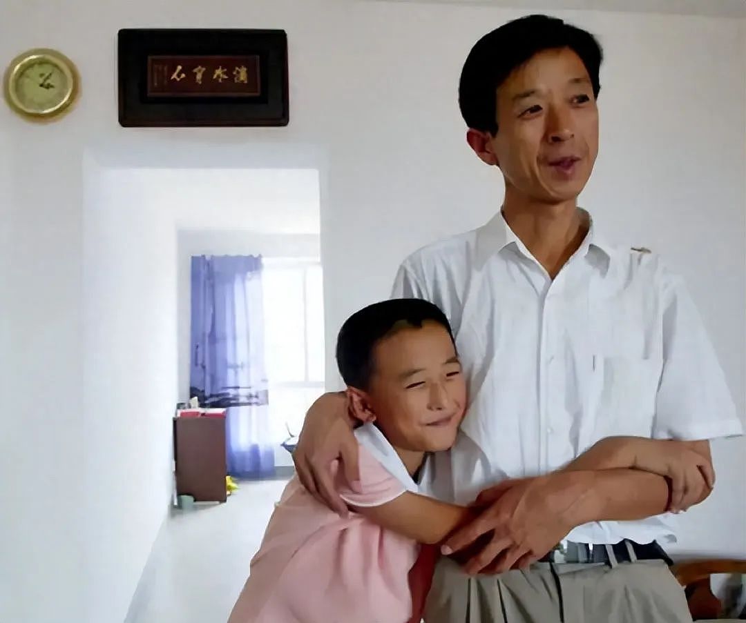 全国最小博士现状曝光：16岁读博，曾逼父母在北京买房，今卡里就剩几千块钱（组图） - 4