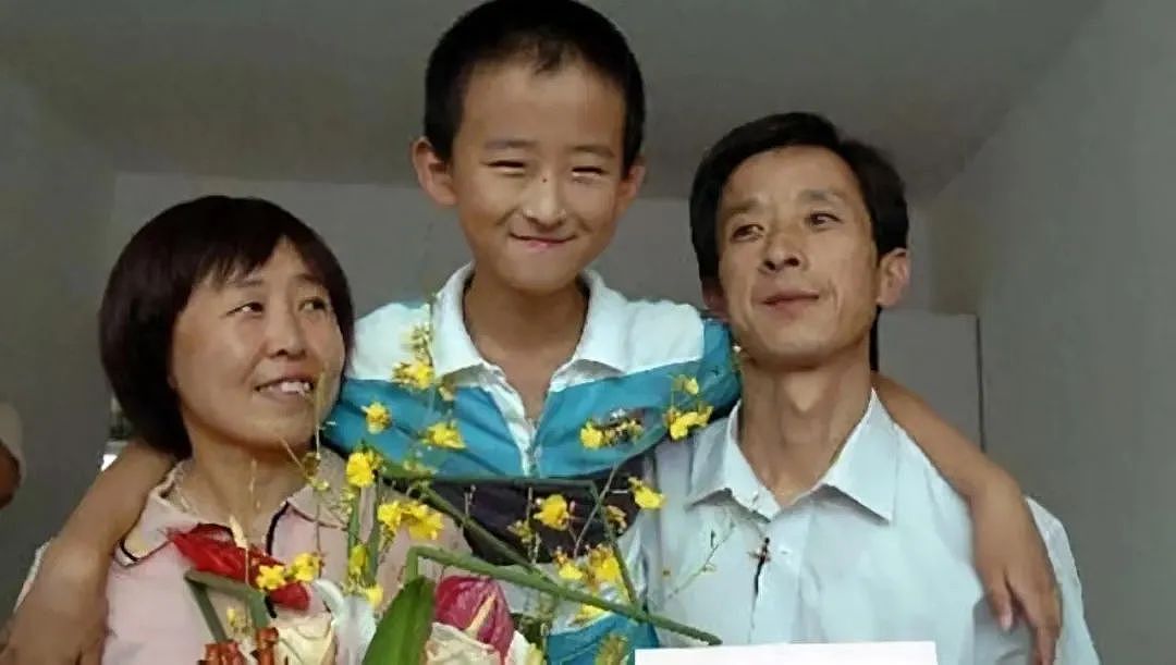 全国最小博士现状曝光：16岁读博，曾逼父母在北京买房，今卡里就剩几千块钱（组图） - 3