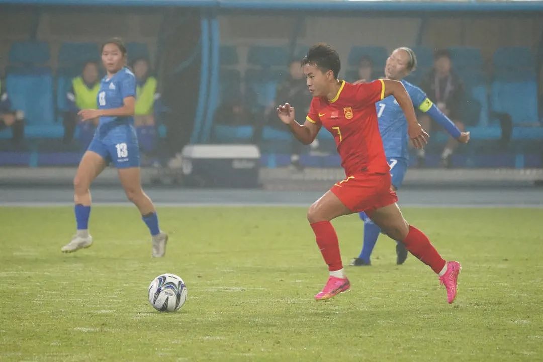 中国女足亚运会16：0大胜蒙古队！王霜一人踢进5球（视频/组图） - 1