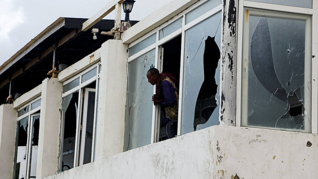 索马里自杀式货车炸弹袭击18死40伤（组图） - 1