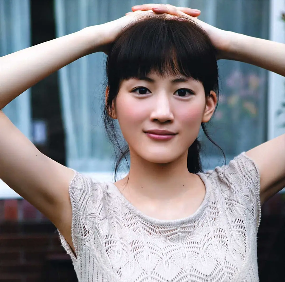 日本最新“人气女星”Top10公开！石原里美仅排第9…第一名竟然是她？（组图） - 43