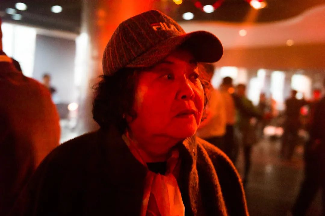 他拍下70岁上海阿姨的爱与欲，鲜活生猛（组图） - 2