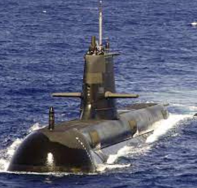 25年老古董！澳洲“法恩科姆”号潜艇发生海上电气火灾！灭火后继续执行任务（组图） - 2