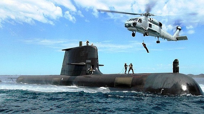 25年老古董！澳洲“法恩科姆”号潜艇发生海上电气火灾！灭火后继续执行任务（组图） - 1