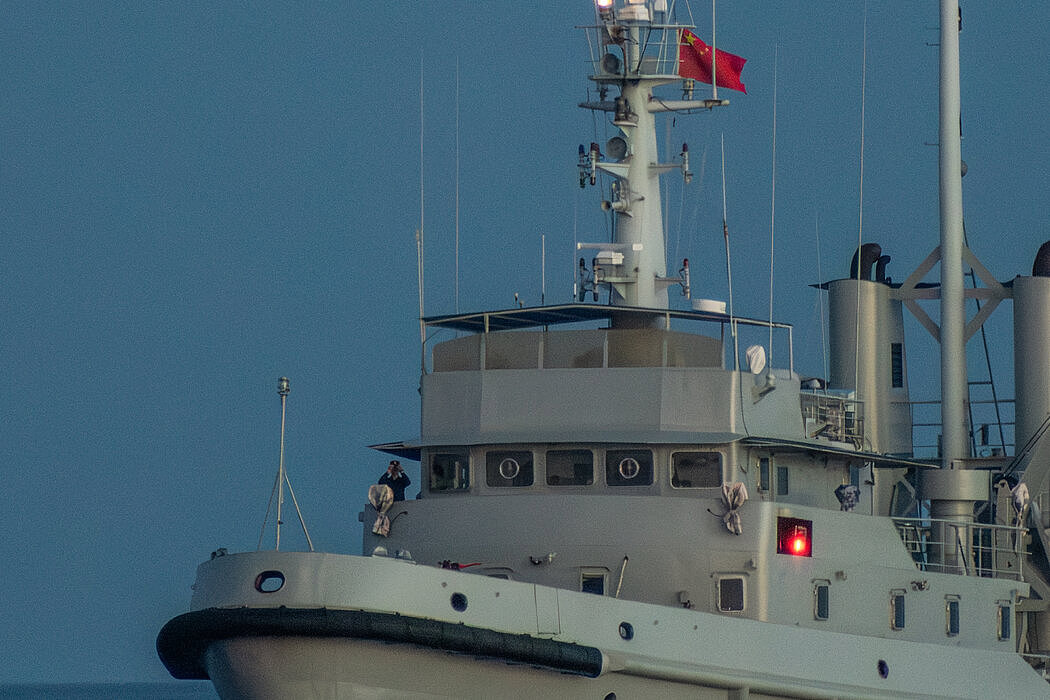 鸣笛、水炮与危险对峙：中国如何在南海展开军事化行动（组图） - 6