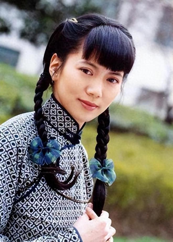 【时尚】都说双麻花辫土气，7位香港女演员告诉你，土气的是人而不是辫子（组图） - 27