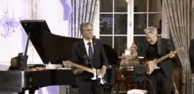 被国务卿耽误的吉他手！布林肯“音乐外交”弹唱画面帅翻全场（视频/组图） - 1