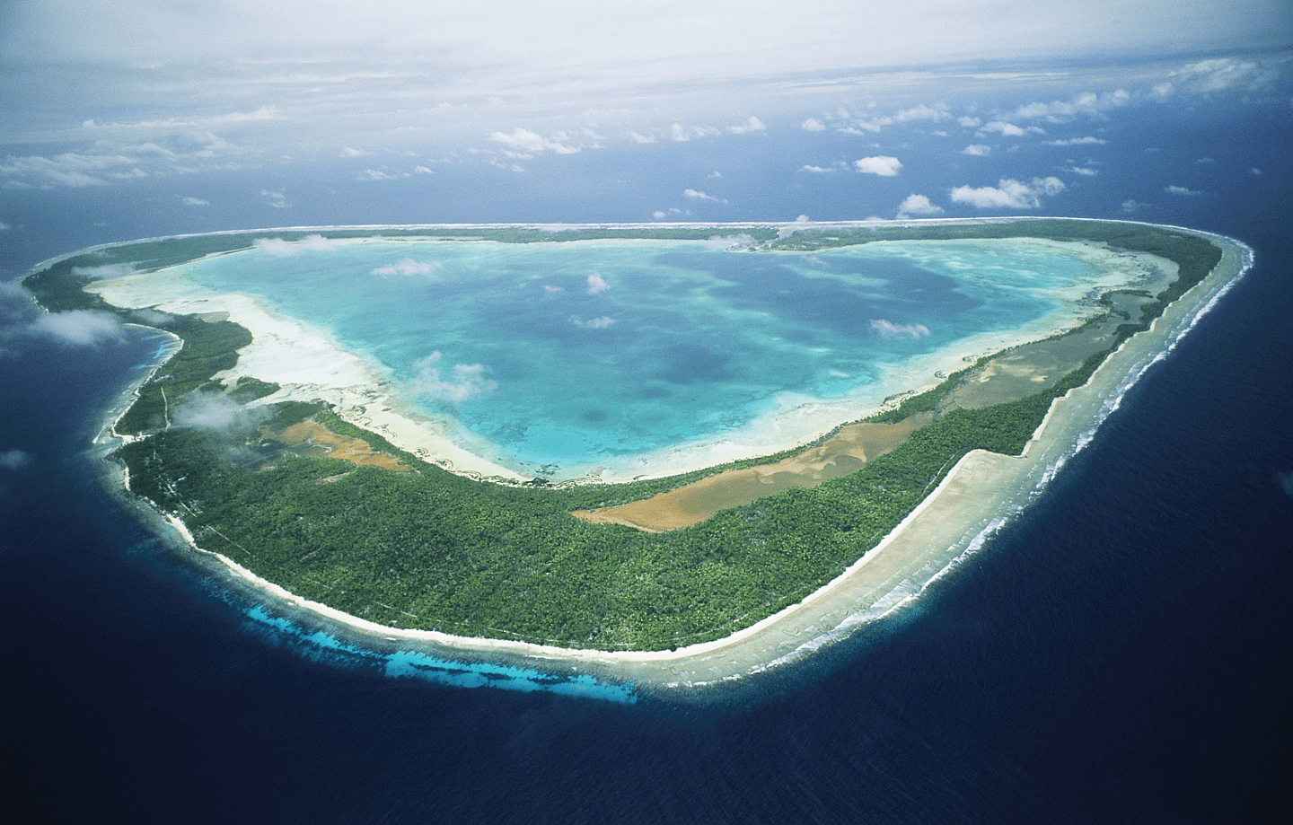 最新！这一岛国对中国公民免签！拥有世界最大环状珊瑚岛（图） - 1