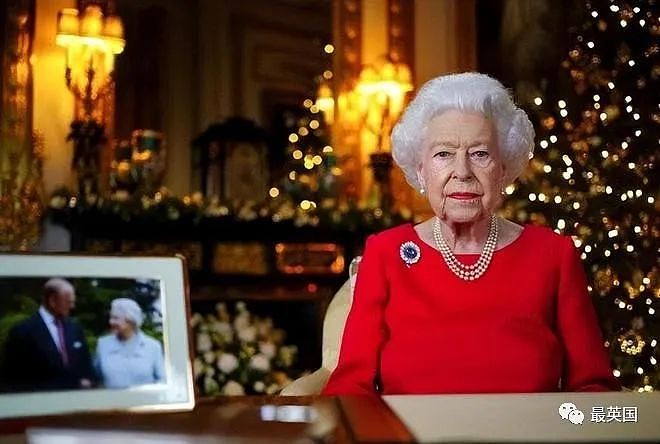 王室专家爆：英女王或死于'心碎'！菲利普走后她就像变了个人，临终前还被哈里放了鸽子…（组图） - 9