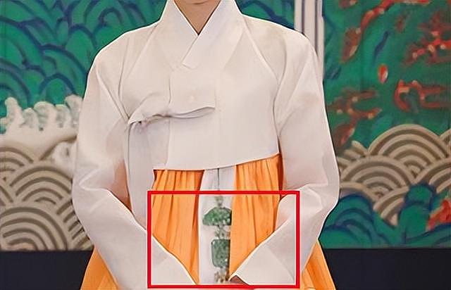 韩总统夫妇中秋献祝福，却满屏丧葬风：哭丧硅胶脸抢镜（组图） - 8