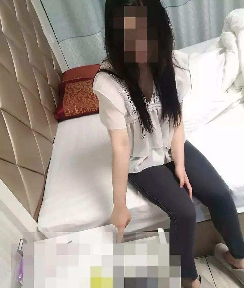 【两性】女子退钱给嫖客“求放过”：你太厉害了，我受不了！网友看完曝光视频后惊呼：难怪……（组图） - 1