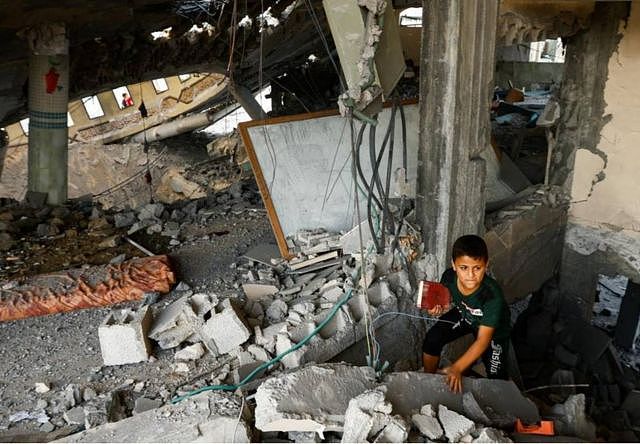 以巴冲突：哈马斯发动突袭后，以军战机空袭加沙试图完全控制领土（组图） - 4