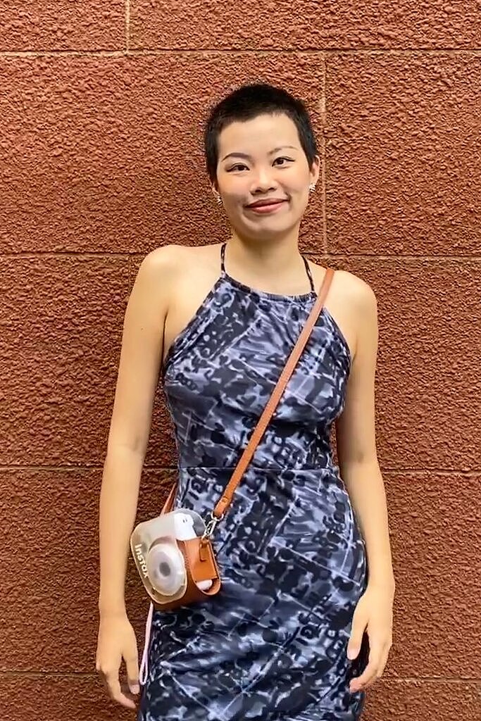 超短发、素颜、衣着宽松：拒绝“服美役”的中国女性（组图） - 2