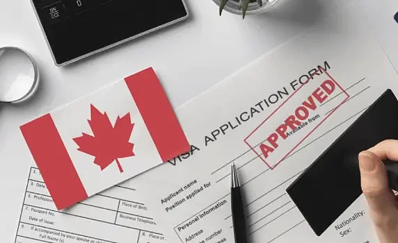加拿大签证开启“最难模式”！中国留学生暴跌40%（图） - 3