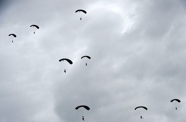 巴以冲突：跳伞与滑翔——哈马斯攻陷以色列的“山寨技术”（组图） - 4