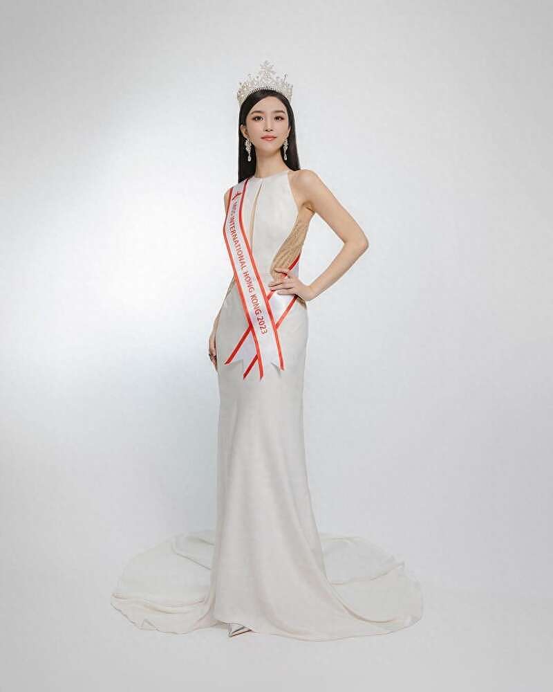 女星代表香港出战国际小姐，奇葩民族服装引群嘲（组图） - 5