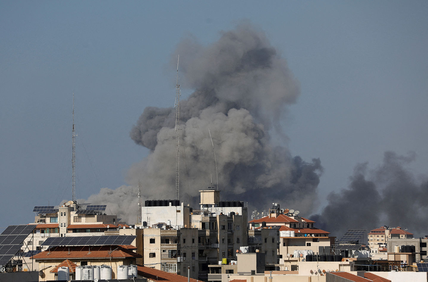 血债血偿？以色列空军投掷6千枚炸弹狂轰加萨，平民家庭被灭门（组图） - 2