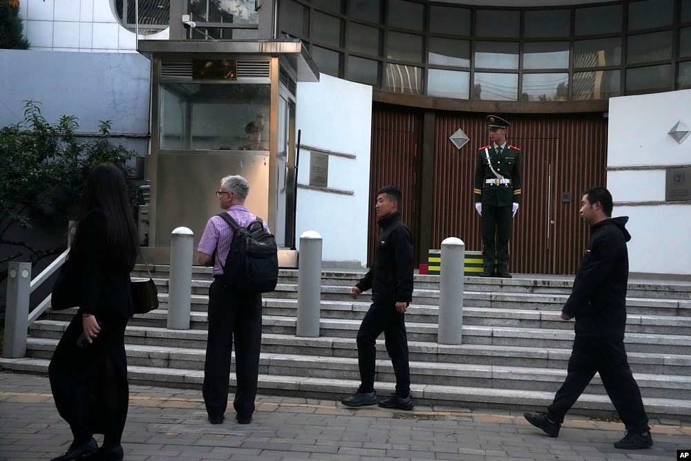以色列驻华使馆一职员在北京街头遇刺，美国驻华大使发声力挺以色列（视频/组图） - 4