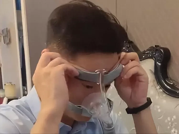 奥运冠军杨威终身佩戴呼吸机，自曝：我才40岁，没想到会这样（组图） - 3
