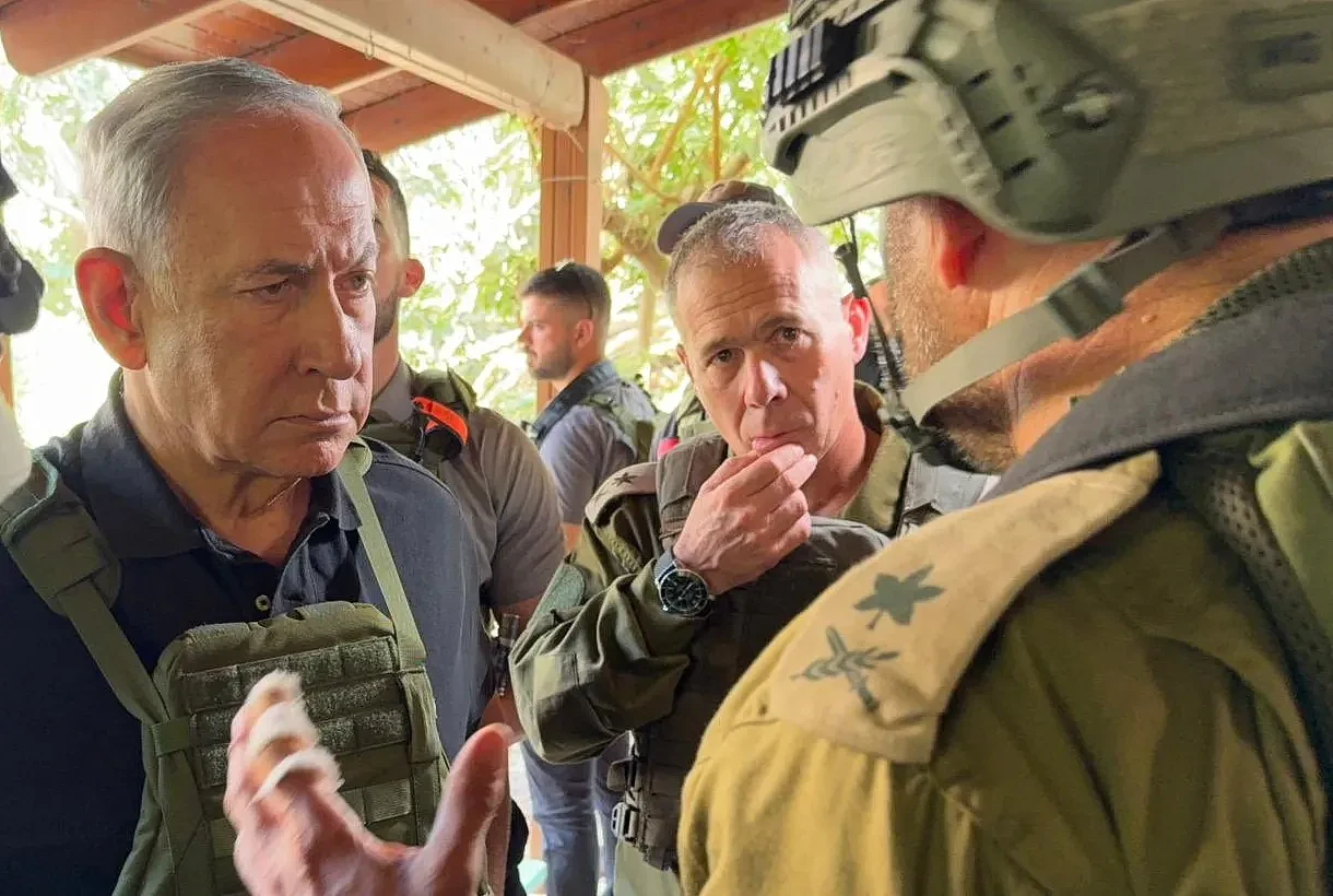 以色列总理尼坦雅胡（左）要求以色列前线官兵做好「准备」。翻摄x@Benjamin Netanyahu
