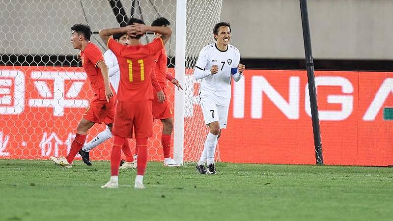 国足主帅称失误因为对手强，乌兹别克教练：国足同越南一样没威胁（组图） - 1