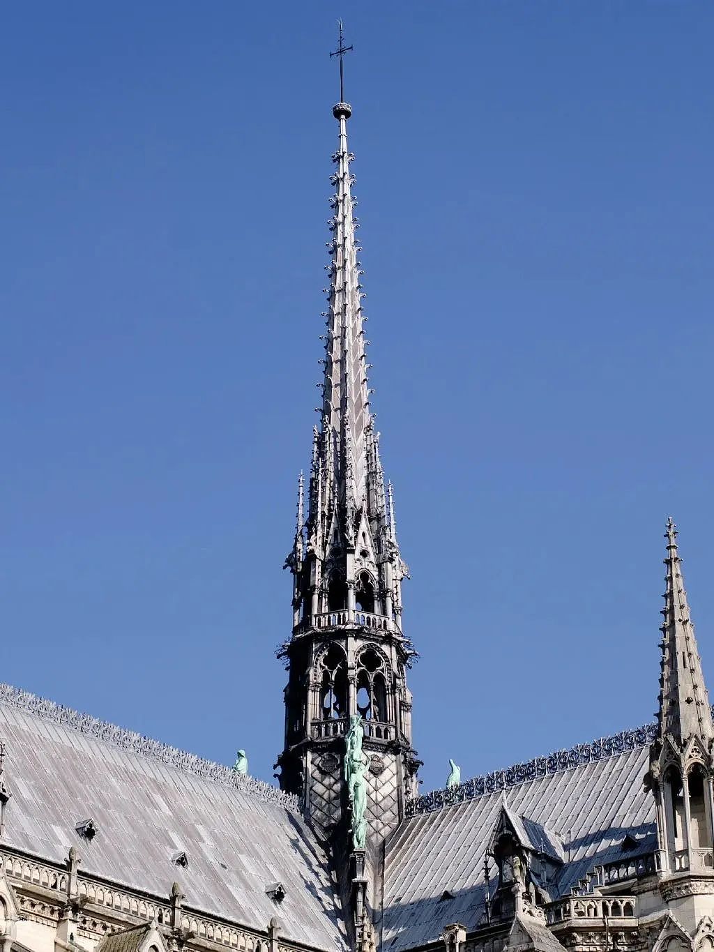 历时4年，耗资70亿，被烧塌的巴黎圣母院修好了（组图） - 23