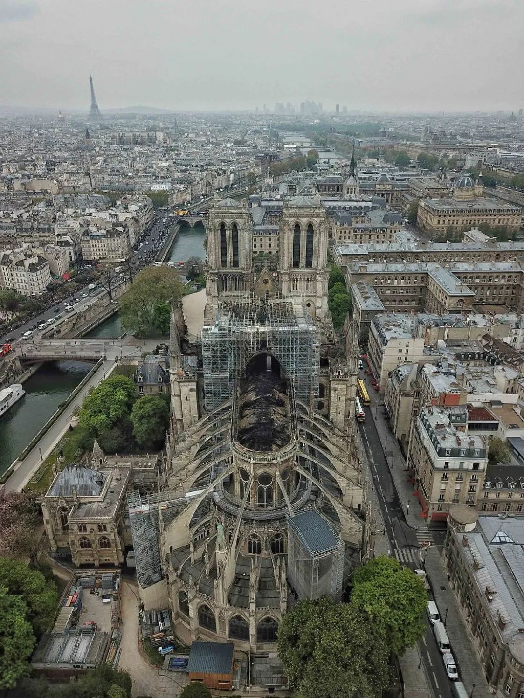 历时4年，耗资70亿，被烧塌的巴黎圣母院修好了（组图） - 10