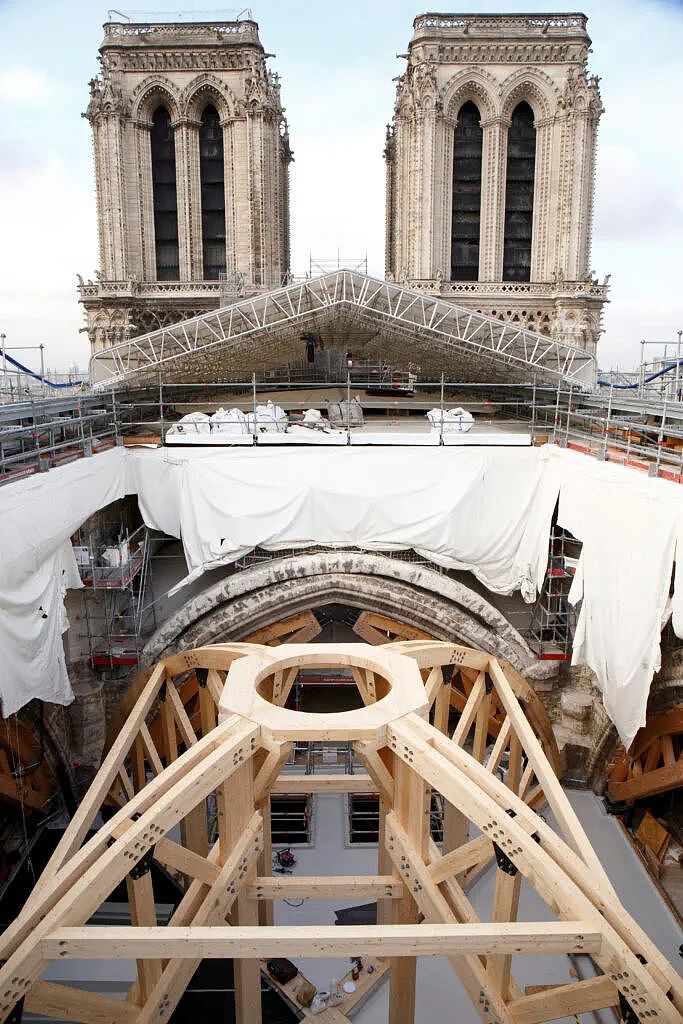 历时4年，耗资70亿，被烧塌的巴黎圣母院修好了（组图） - 30