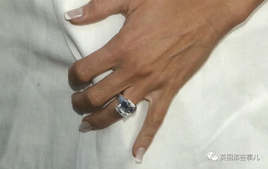 结婚24年小贝送妻15枚订婚戒指，3千万英镑的浪漫让人咋舌（组图） - 10