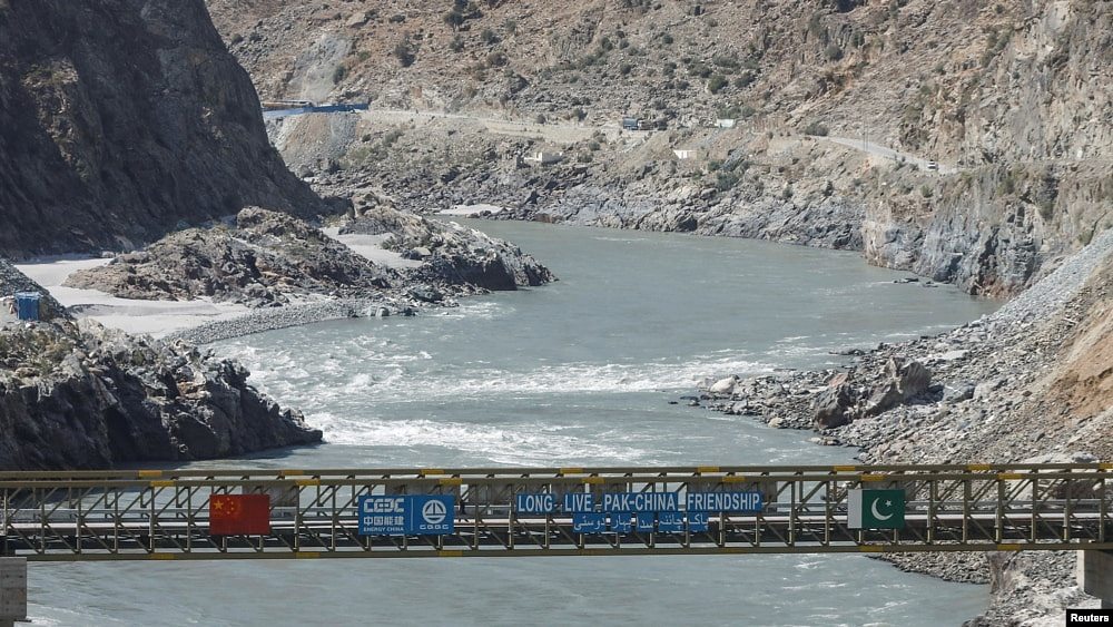 中国与巴基斯坦签署“一带一路”铁路项目协议（图） - 1