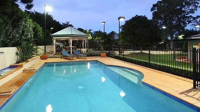 墨尔本豪宅房主纷纷出租自家泳池、球场，有人一夏天赚$5000（组图） - 1
