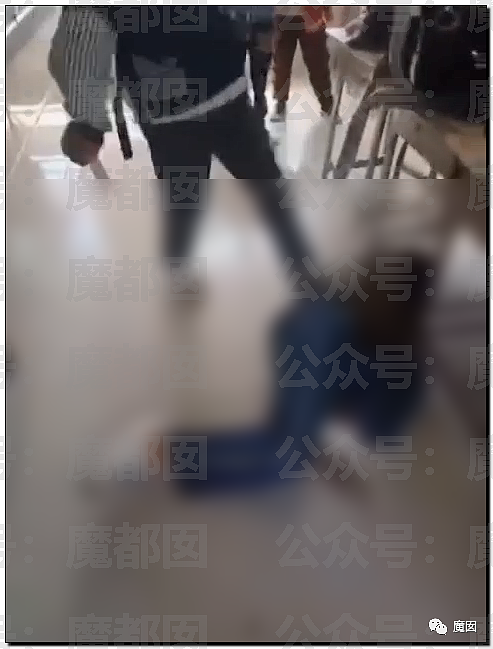 引发众怒！贵州小学男生当众拳打脚踢2位女同学，众人起哄围观拍摄（视频/组图） - 27