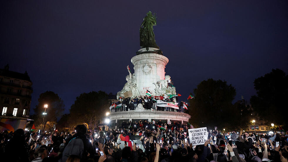 巴黎上万人参加声援巴勒斯坦集会（图） - 1