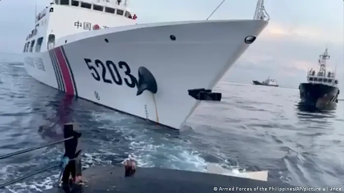 中菲船只南海相撞，中国称菲“恶意碰瓷”（组图） - 1