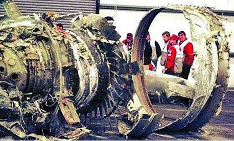 满员客机高空求救！ 飞行员发疯强关引擎让飞机坠毁？！ 曾致217人全亡空难（组图） - 25