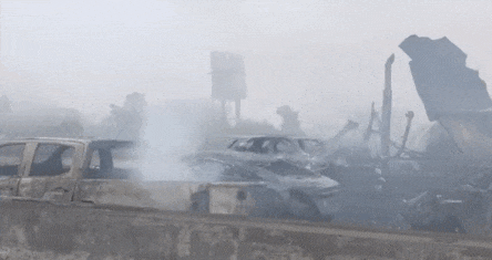 7死25伤！美国高速158车遇“夺命浓雾”连环相撞，现场惨烈如末日（视频/组图） - 1
