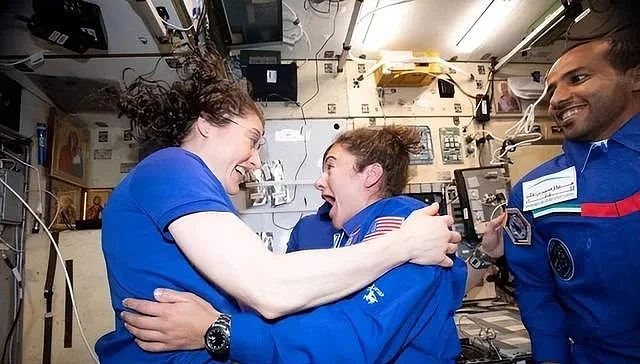 女航天员去太空时，为何要吃避孕药？在飞船中到底会发生什么？（组图） - 7
