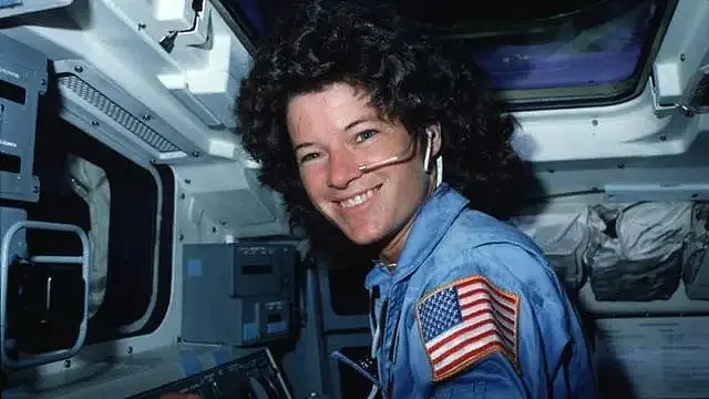 女航天员去太空时，为何要吃避孕药？在飞船中到底会发生什么？（组图） - 12