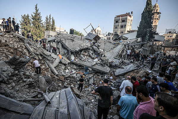 3孩被以色列炸死！巴勒斯坦父“亲手拉出儿子残尸”，瓦砾堆中泪崩（视频/组图） - 3