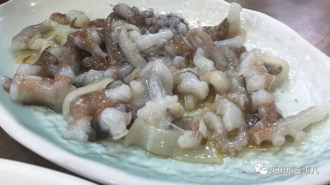 韩国老人吃活章鱼被噎死，残忍吃法惊呆外网..网友：恶有恶报（组图） - 1