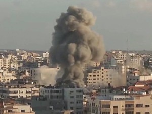 以军空袭加沙地带击中一民宅，已致18人死亡，以理：加沙地带“不会实现”停火 - 1