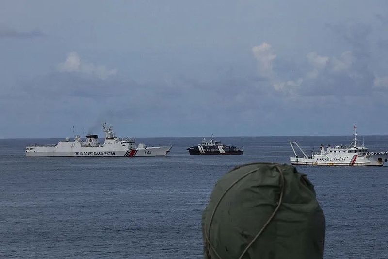 控菲律宾护卫舰闯黄岩岛邻近海域！中国：组织兵力拦阻管制（图） - 1