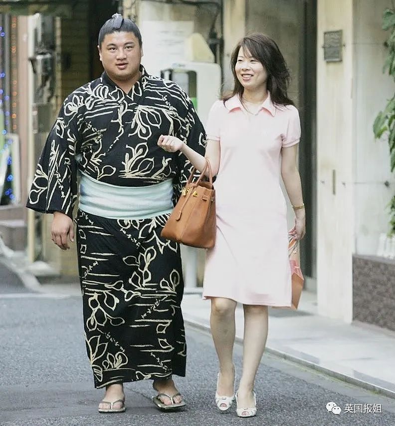 日本第一恶妻被情人枪杀？前夫是相扑名将，却被她家暴虐待15年！（组图） - 6