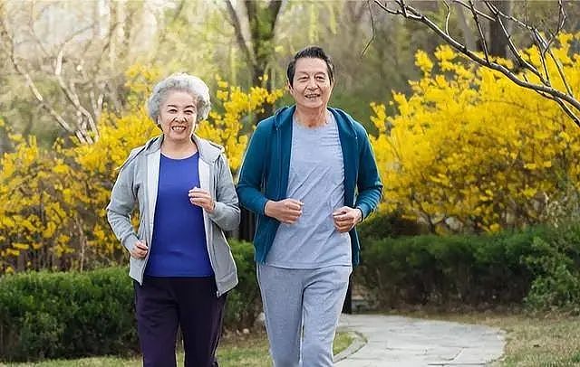 多散步真的对血管好吗？医生说实话：年过50，坚持3件事比运动好（组图） - 4