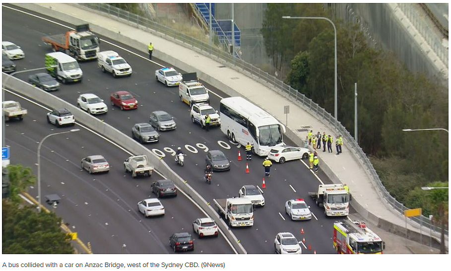 悉尼上北一名10岁男孩在校园里遇难！载30名学童校车在CBD发生车祸（组图） - 14