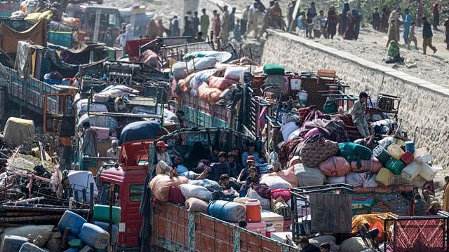 巴基斯坦下令驱逐滞留外国人，大批阿富汗难民被迫离开（组图） - 1
