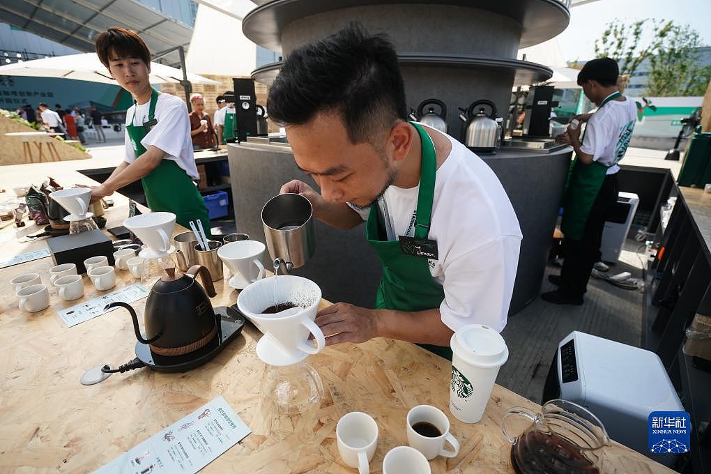 已4.4万店阵亡！中国消费降级，低价咖啡战引发倒店潮（组图） - 2