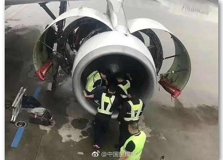 中国男子欲拉开飞机安全门被及时阻止，人已被刑拘（组图） - 8